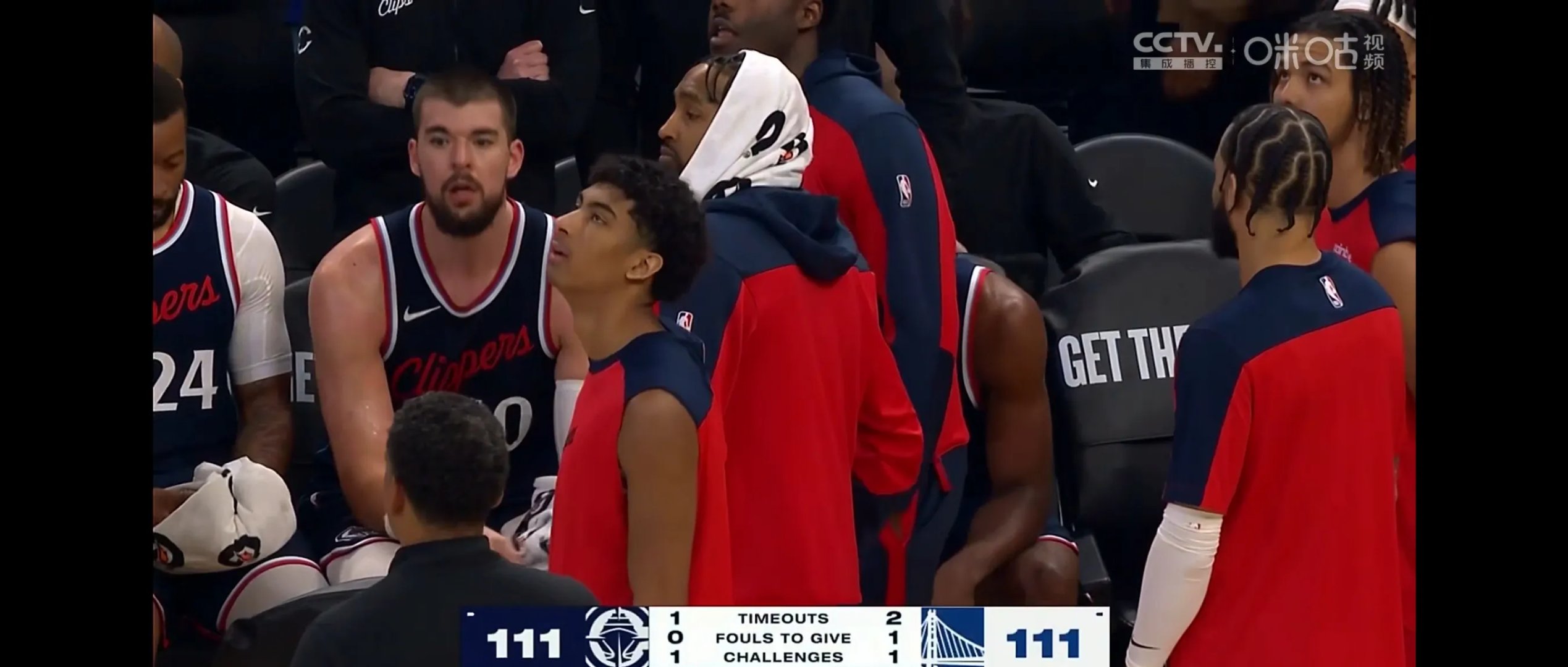 雷火电竞合作-美国男篮鏖战快船，加里纳利送出助攻的简单介绍